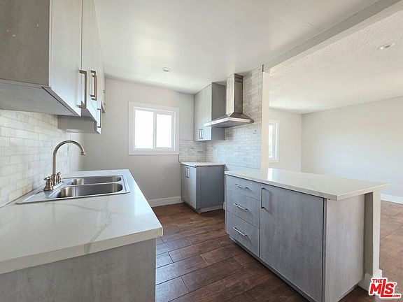 3rd image of 9949 Pinewood Ave #1