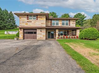 207 Pineslope Rd, Acme, PA 15610