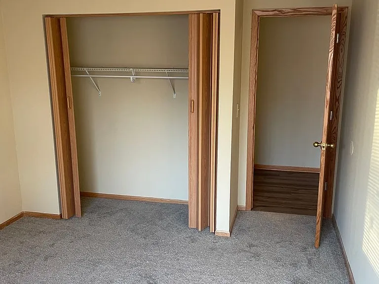 Cedar Avenue Apartments — Photo 20
