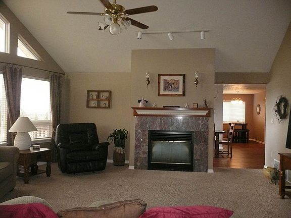 3rd image of 7913 S West Terrace Dr