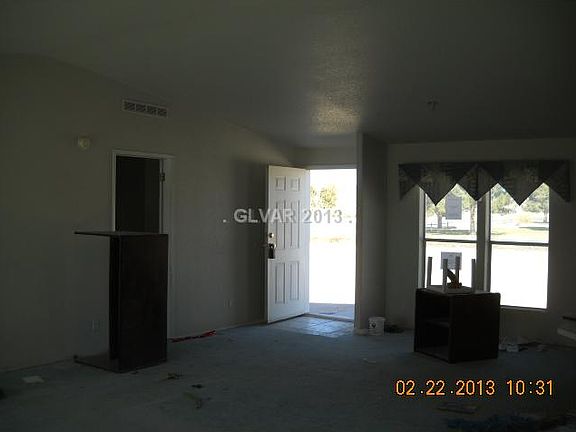 4th image of 411 W Megan Ave