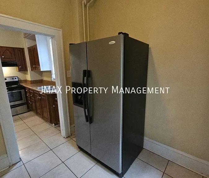834 Howbert Ave SW — Photo 2