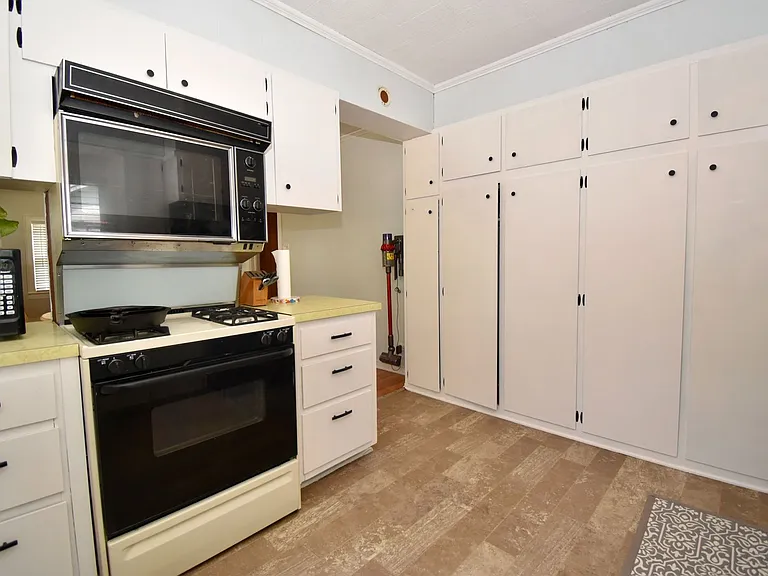 708 Tech Dr — Photo 7