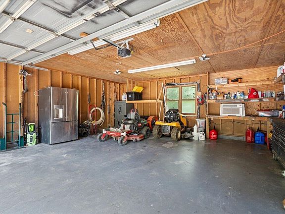 4th image of 1571 Wayside Farm Rd
