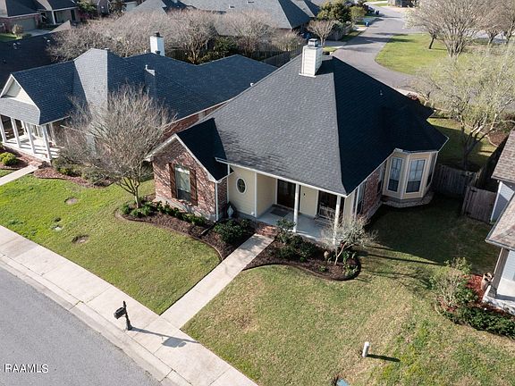 5th image of 705 Southlake Cir