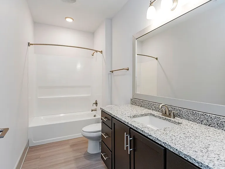 Heritage East Apartments — Photo 50