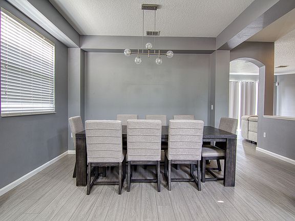 5th image of 1719 Plantation Oak Dr
