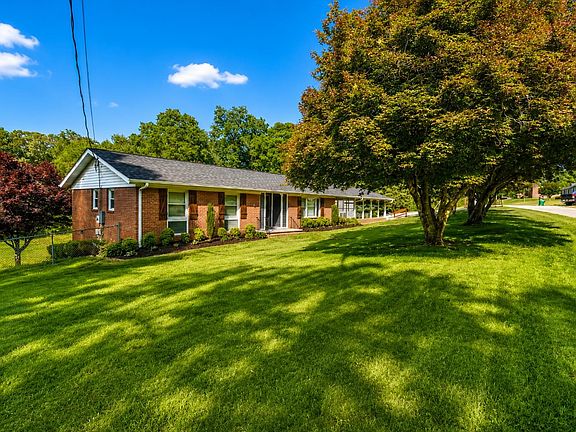 3rd image of 150 Greenway Dr