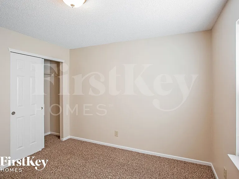 744 Adagio Dr — Photo 12
