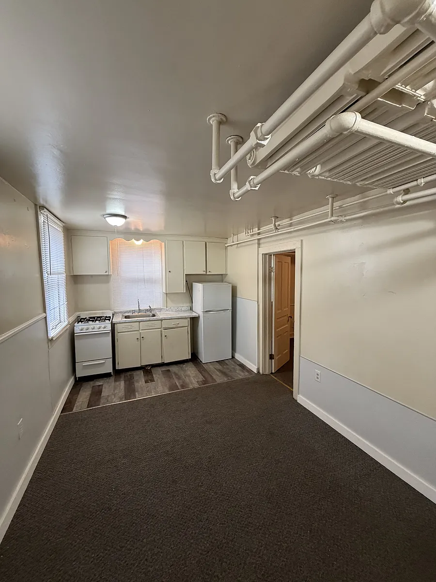 Building Photo - 707 S Rose St #7