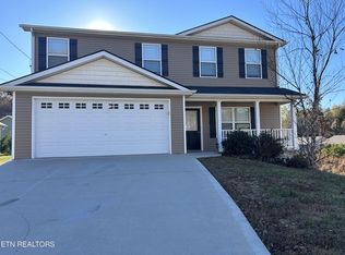 1719 Cove Oak Ln, Knoxville, TN 37909