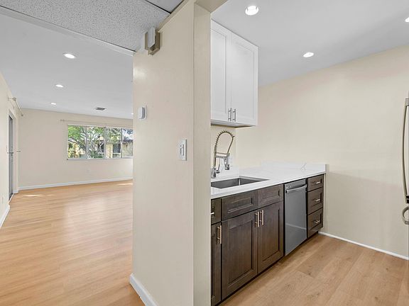 3rd image of 830 SW 9th Street Cir APT 204