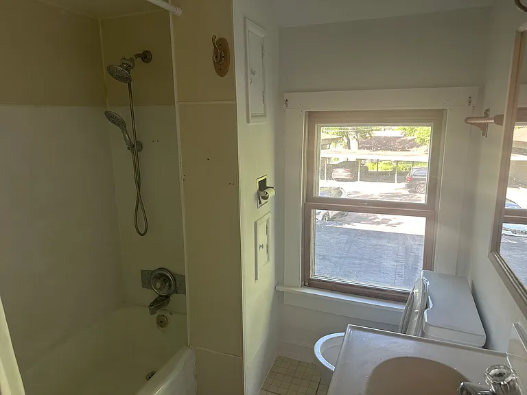 723 Linden Ave #2 — Photo 10