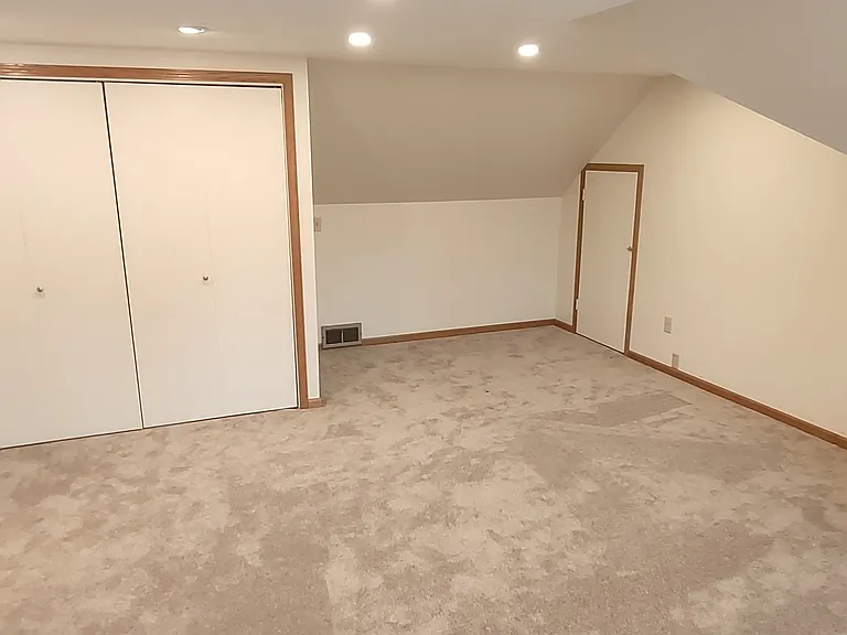 17565 W Wisconsin Ave — Photo 39