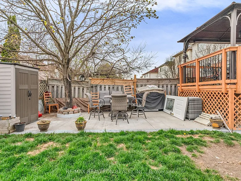 89 Beaconsfield Ave — Photo 47