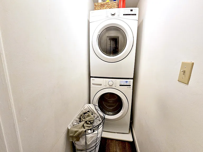 21 King St #2 — Photo 11