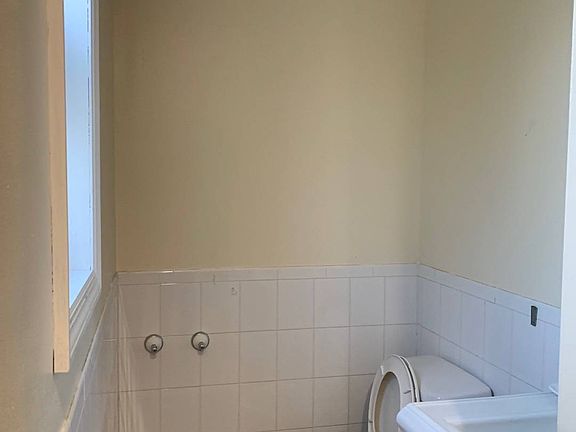 4th image of 2522 Bath Ave