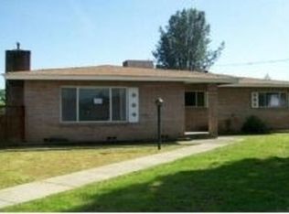 1727 Riviera Dr, Redding, CA 96001