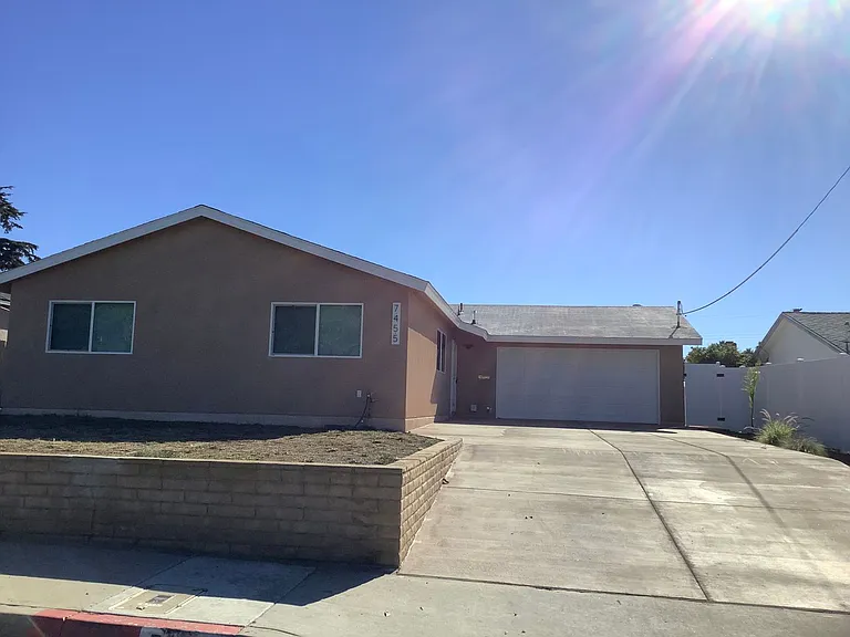 7455 Baltic St — Photo 15