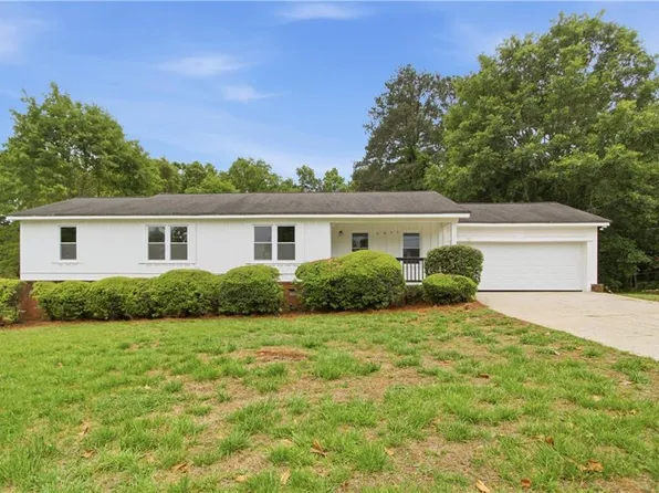 6867 Laurelwood Dr, Douglasville, GA 30135