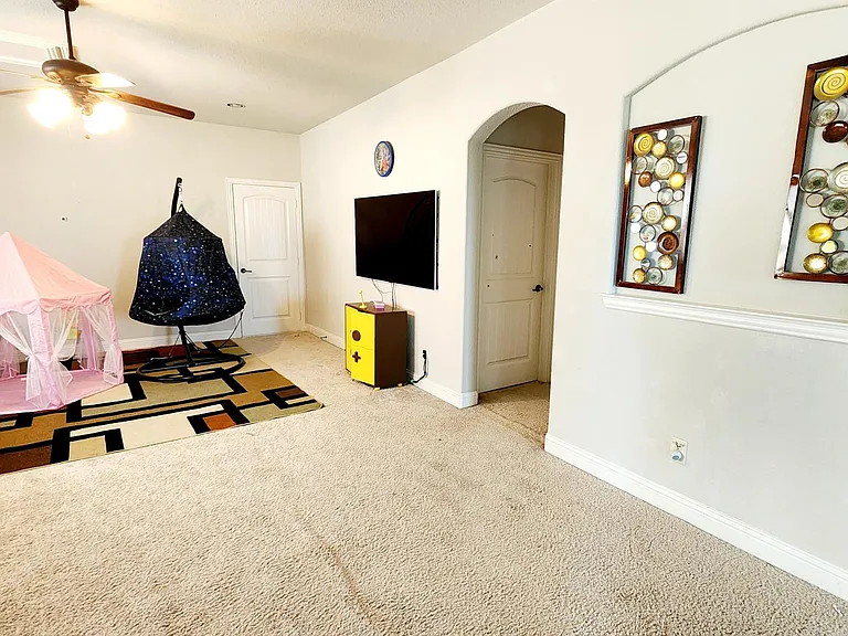 Upstairs huge Loft