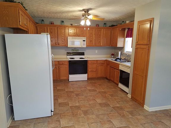 5th image of 403 Mallard Dr