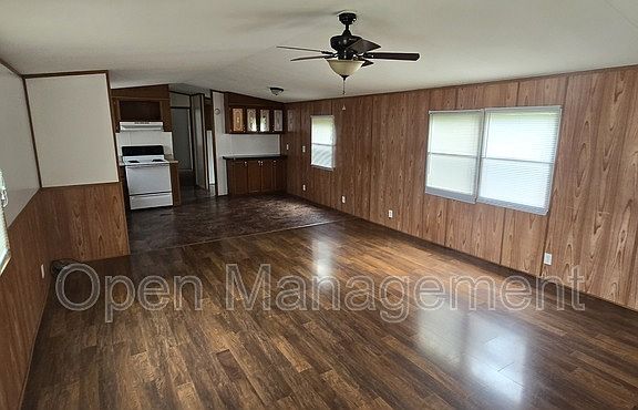 3rd image of 1100 Thornwood Dr Lot 20