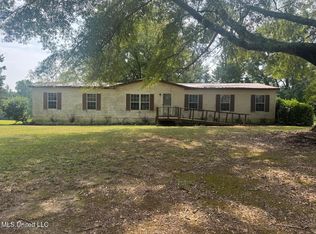 1035 Jasper Ln, Crystal Springs, MS 39059