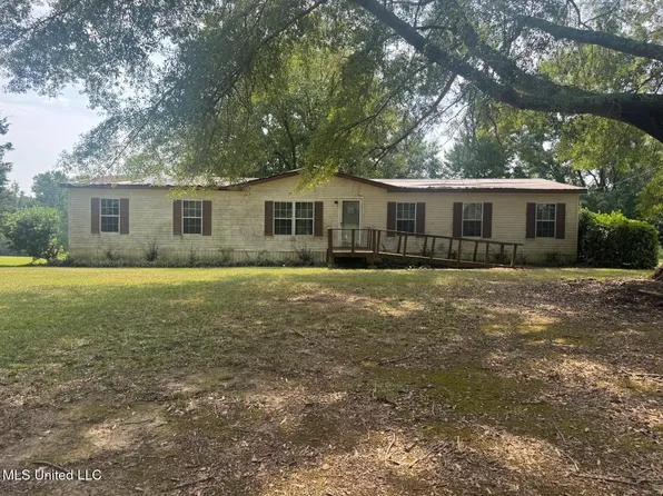 1035 Jasper Ln, Crystal Springs, MS 39059