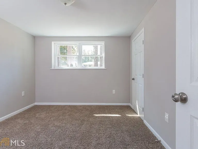 1920 La Mesa Ln — Photo 15