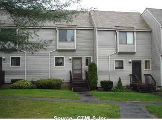 135 Pembroke Ct #135, Meriden, CT 06450