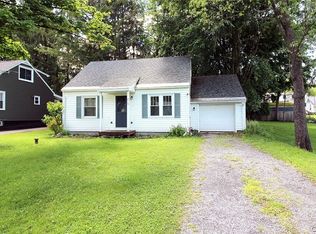 215 Hunt Dr, Fayetteville, NY 13066
