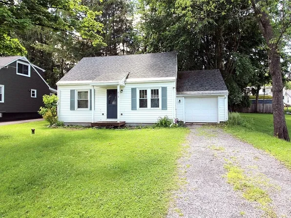 215 Hunt Dr, Fayetteville, NY 13066
