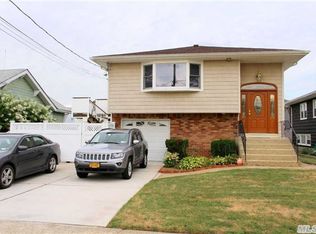 9 Branch Ave, Freeport, NY 11520