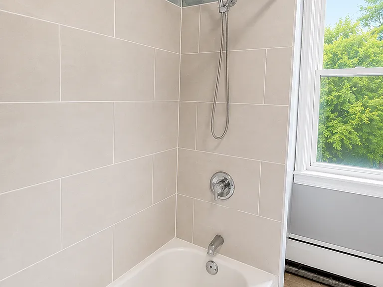 Bathroom Tub