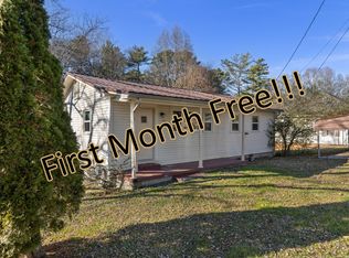 111 3rd Ave, Loretto, TN 38469