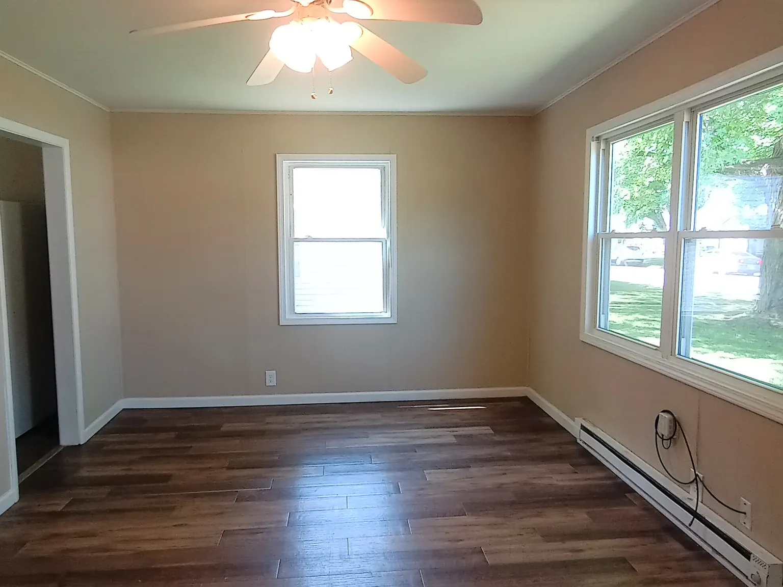 2 bed, 768 sqft, $995 — Photo 2