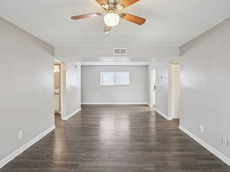 Meridian Luxury Condominiums — Photo 12