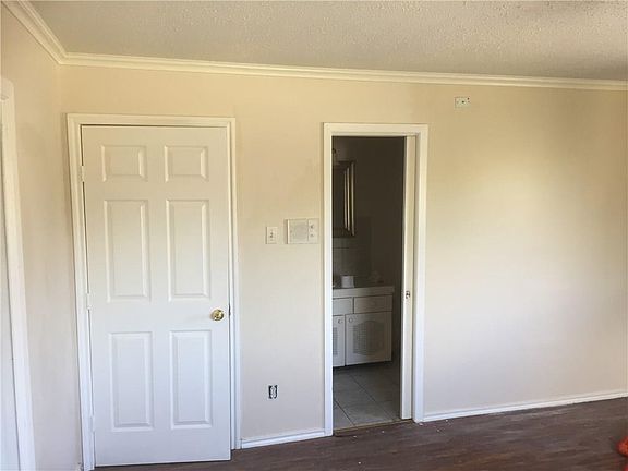 2nd image of 3301 Bobbie Ln