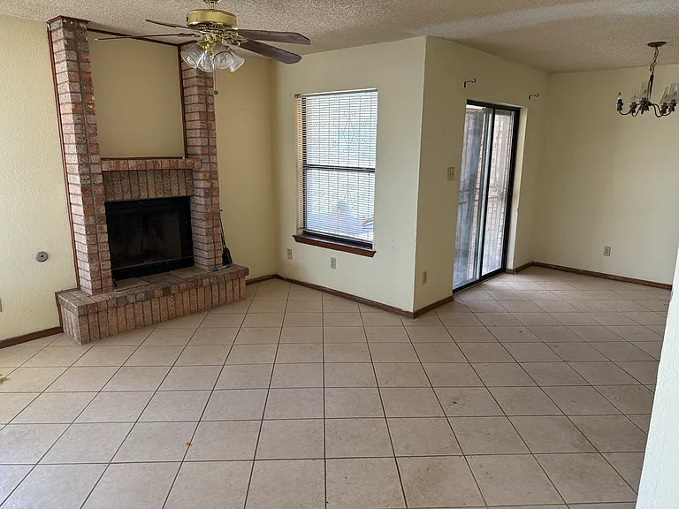 8615 Chinchilla Ln — Photo 2