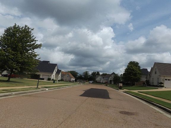 4th image of 8114 Laurel Brook Cv