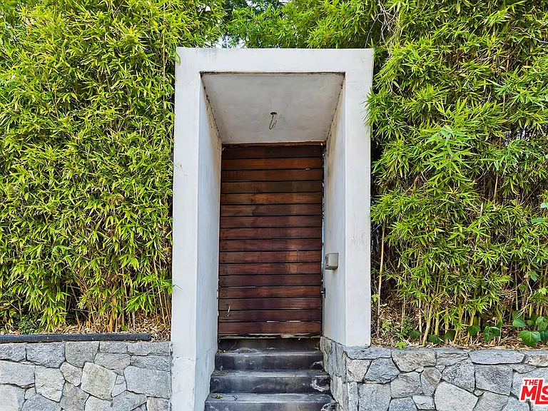 1730 Mount Olympus Dr — Photo 4