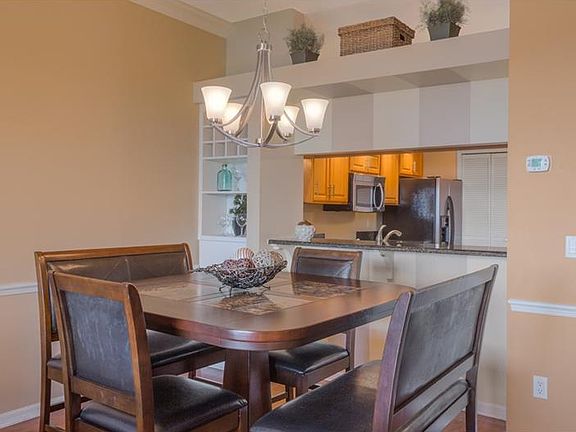 5th image of 459 Hamptoncrest Cir APT 207