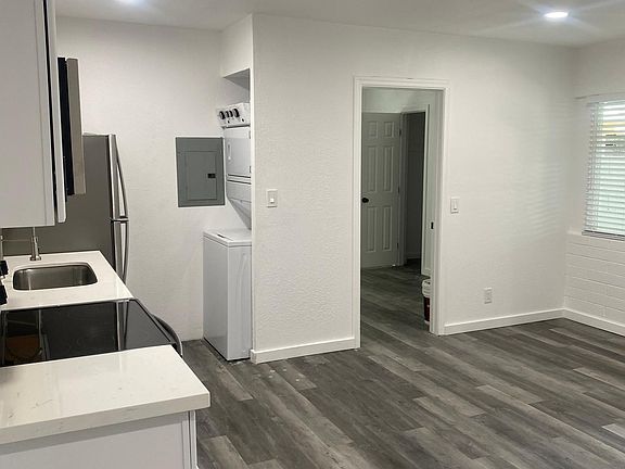 3rd image of 5124 N 21st Ave APT 9
