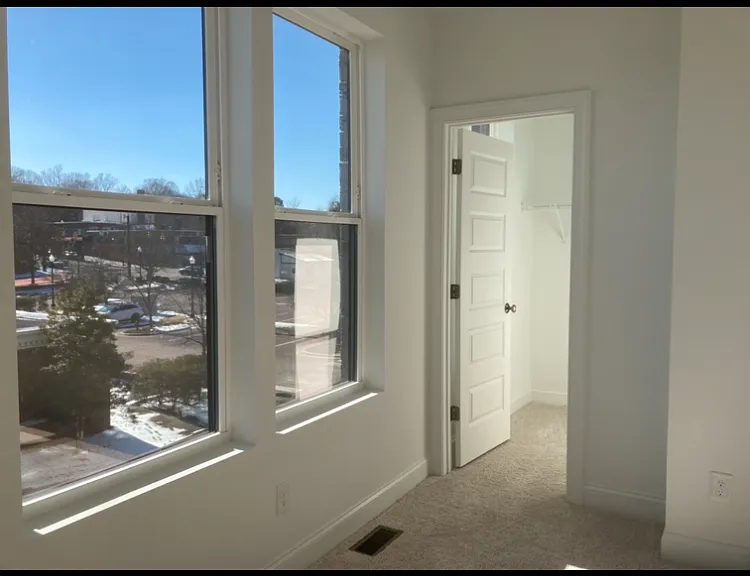 245 E Roosevelt Ave — Photo 8