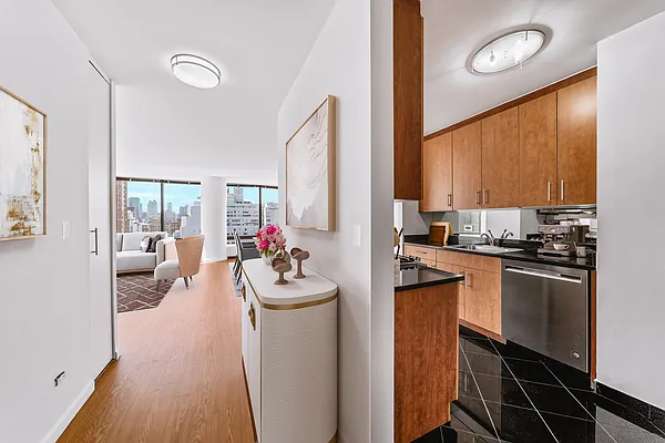 Rented by Vector New York, LLC | media 7