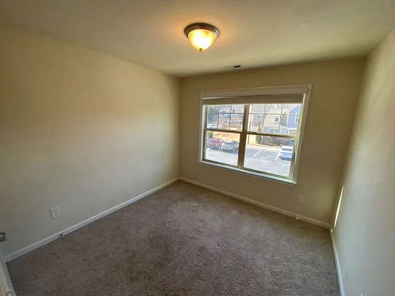 13 Pilatus Dr — Photo 9
