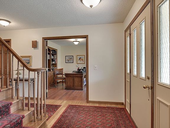 3rd image of 3635 Rosewood Ln N