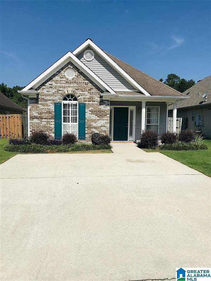 3 bed, 2.0 bath, $1,650 — Photo 1