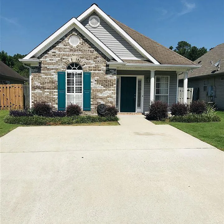 218 Hidden Creek Dr